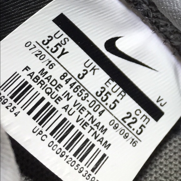 Nike Youth Size 3.5 (Gray/White) - Picture 5 of 5